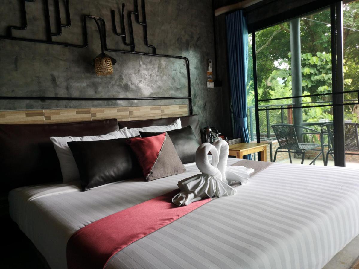 Keeree Loft Resort Thong Pha Phum Exteriör bild