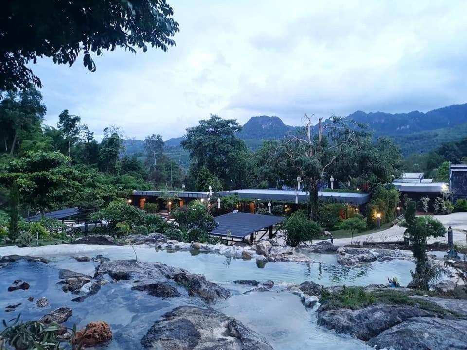 Keeree Loft Resort Thong Pha Phum Exteriör bild