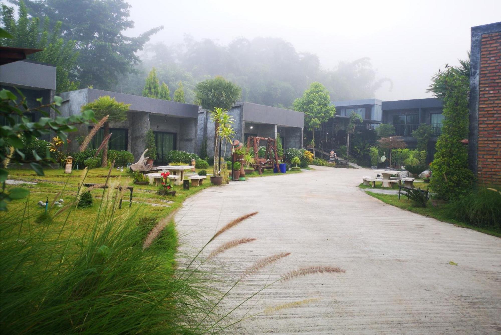 Keeree Loft Resort Thong Pha Phum Exteriör bild