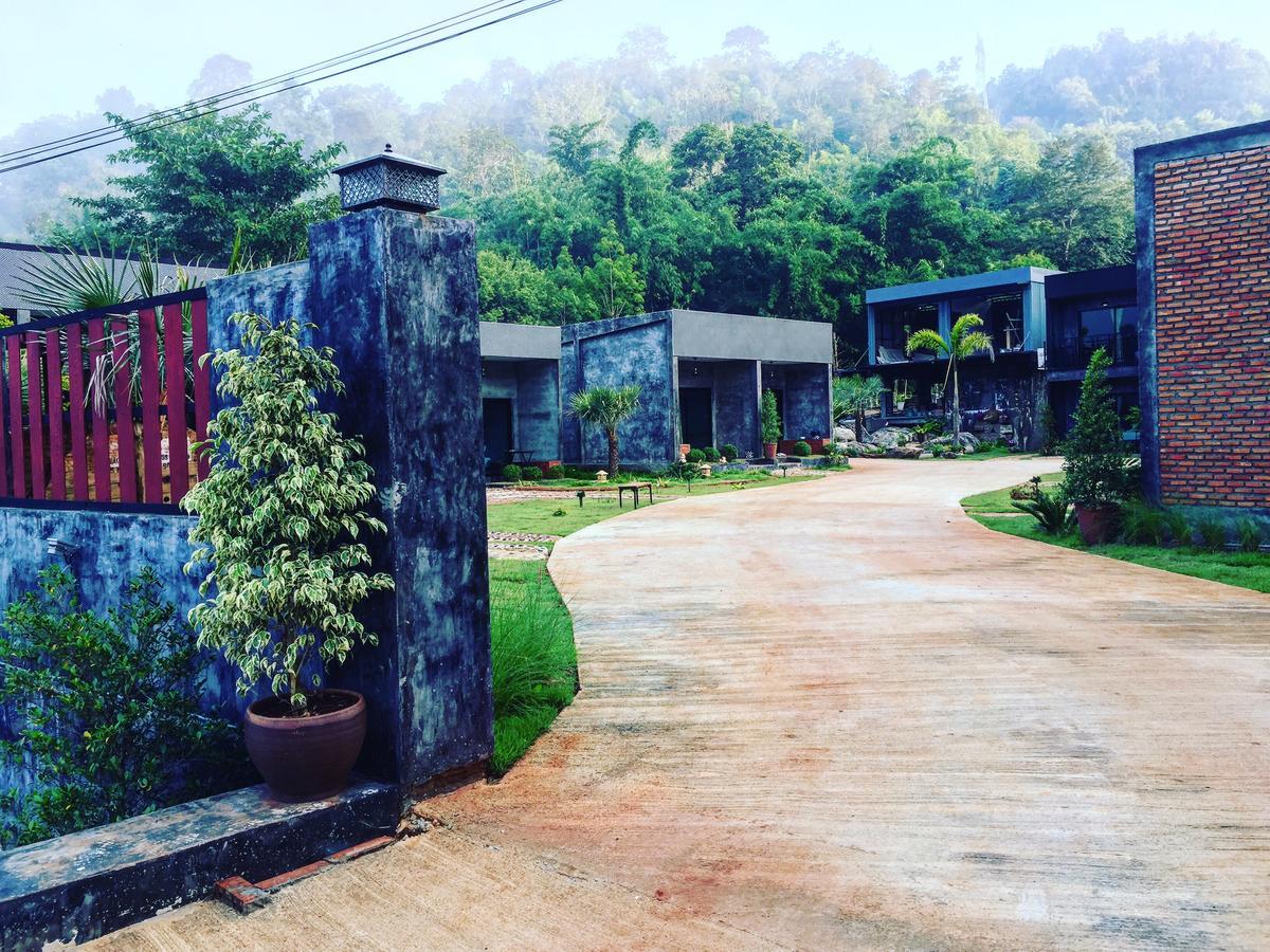 Keeree Loft Resort Thong Pha Phum Exteriör bild